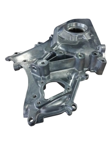 Tapa De Distribucion C/bomba De Aceite Cabstar Np300 2.5 D